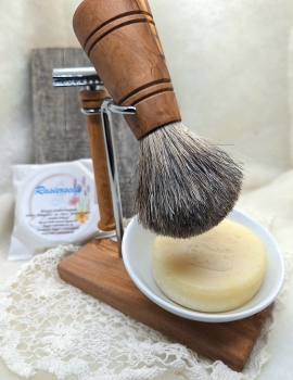 Rasier Set aus Olivenholz mit Pinsel, Hobel, Halter, ovaler Schale und Rasier-Seife - Kopie