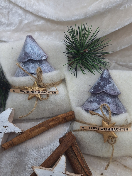 Bäumchen im Filzmäntechen lila