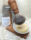Rasier Set aus Olivenholz mit Pinsel, Hobel, Halter, ovaler Schale und Rasier-Seife - Kopie